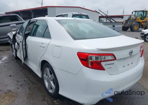 2013 Toyota Camry Se z USA, uszkodzony, nr VIN 4T1BF1FK2DU688843